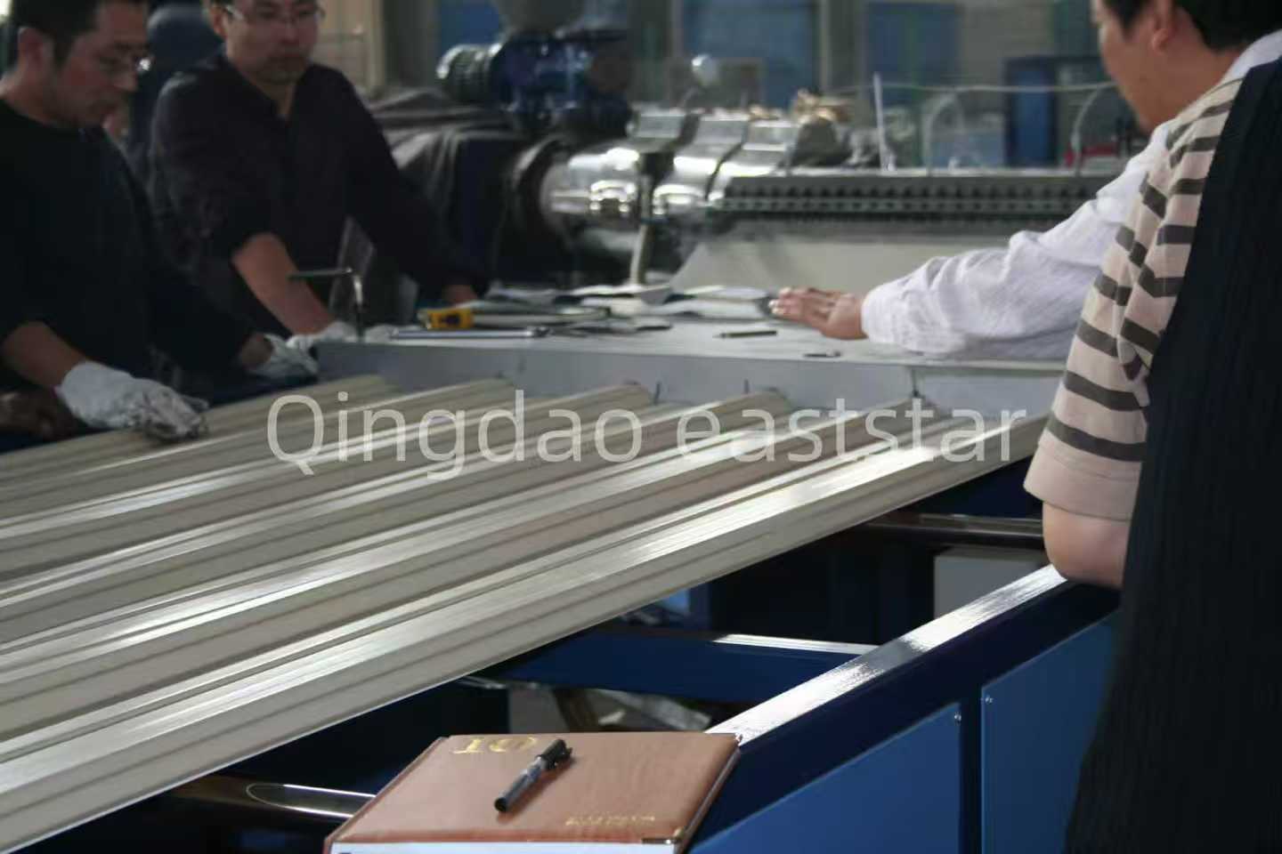 PC+ASA Co-Extrusion Corrugated Sheet Production Line: Isang Mataas na Kahusayan, Solusyon sa Paggawa ng Materyal na Paggawa ng Panahon